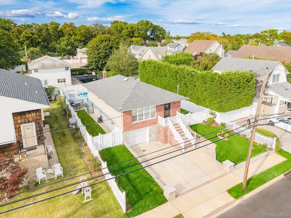 3663 Roanoke Street, Seaford NY 11783