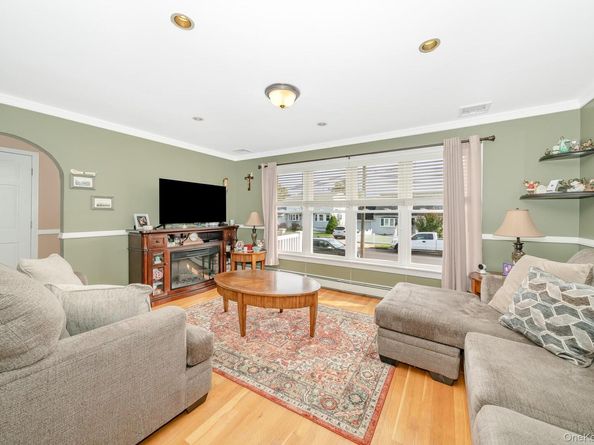 3663 Roanoke Street, Seaford NY 11783