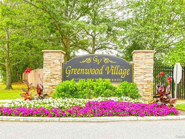 38B Village Circle S, Manorville NY 11949