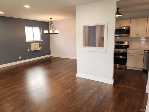 206 N Kentucky Avenue, Massapequa NY 11758