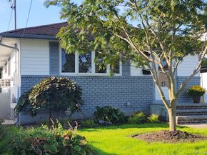 206 N Kentucky Avenue, Massapequa NY 11758