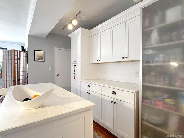 17 N Chatsworth Avenue 2DE, Larchmont NY 10538