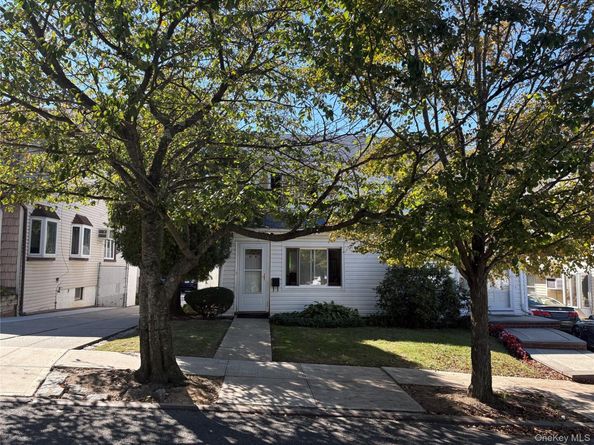 42-62 247th Street, Little Neck NY 11363