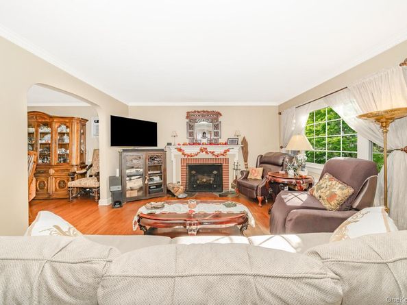1427 Washington Avenue, Seaford NY 11783