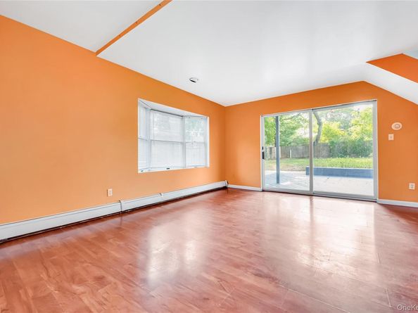 38 Woodmont Place, Farmingville NY 11738