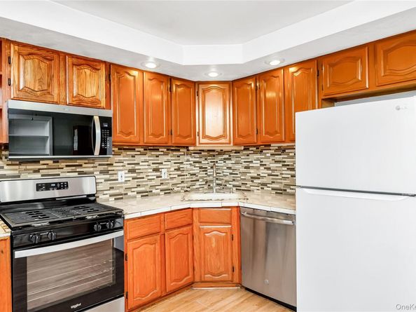 38 Woodmont Place, Farmingville NY 11738