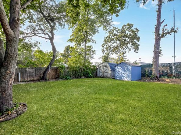 38 Woodmont Place, Farmingville NY 11738