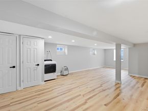 27 E Neck Court, West Babylon NY 11704