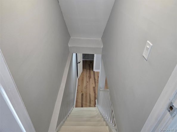 27 E Neck Court, West Babylon NY 11704