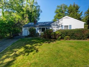 8 Oakway Drive, Stony Brook NY 11790