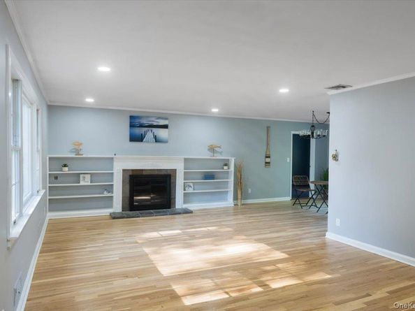 8 Oakway Drive, Stony Brook NY 11790