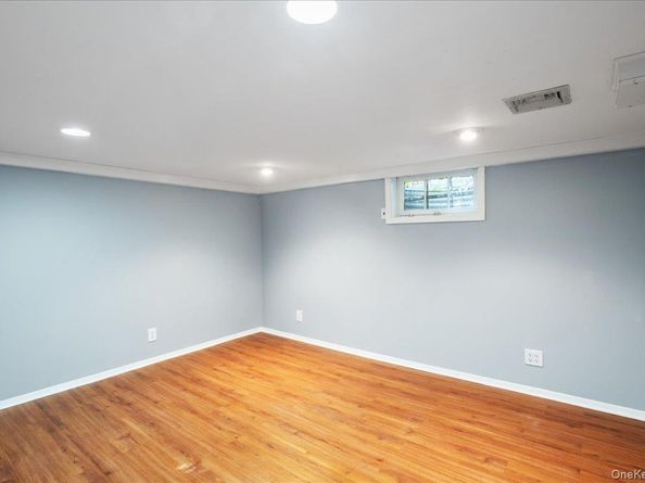 8 Oakway Drive, Stony Brook NY 11790