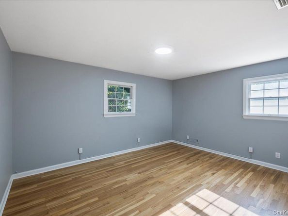 8 Oakway Drive, Stony Brook NY 11790