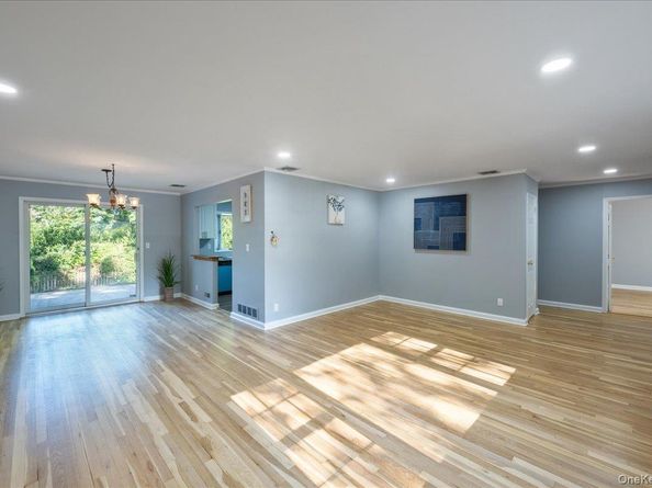 8 Oakway Drive, Stony Brook NY 11790