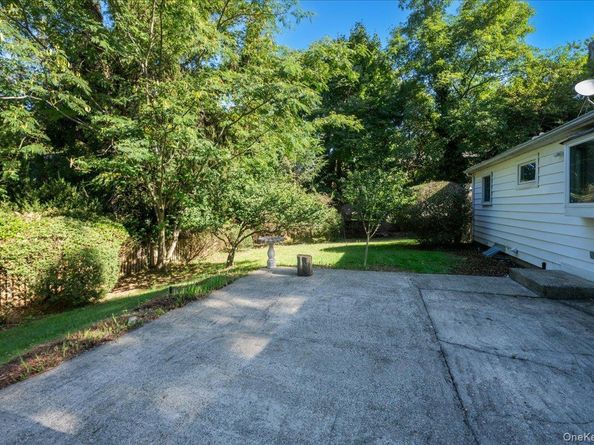 8 Oakway Drive, Stony Brook NY 11790