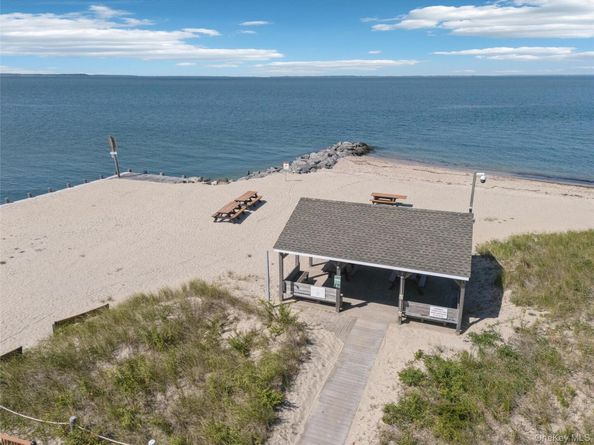 10 Rutland Road, East Hampton NY 11937