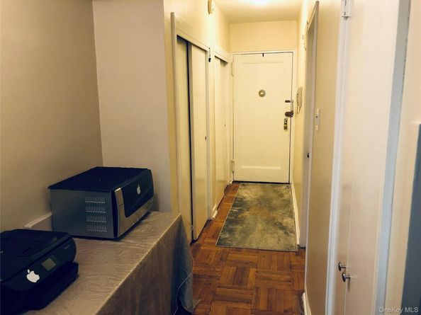 162-01 Powell Cove Boulevard 1M, Beechhurst NY 11357