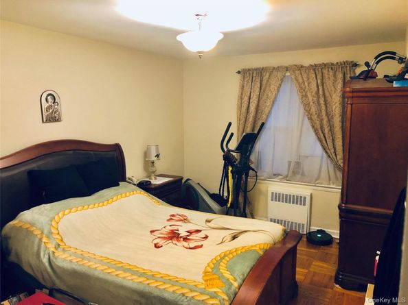 162-01 Powell Cove Boulevard 1M, Beechhurst NY 11357