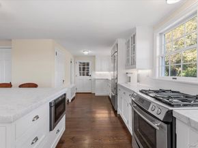 2 Strongs Lane, Water Mill NY 11976
