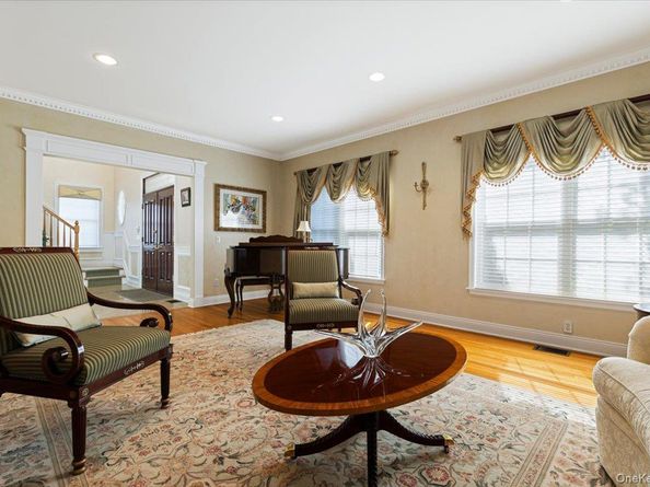 3 D'Alessio Court, Scarsdale NY 10583