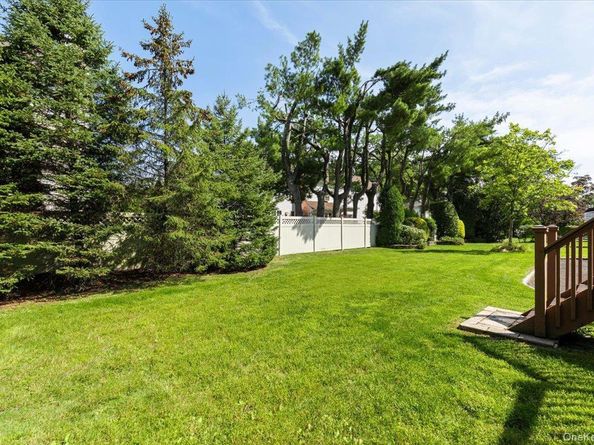 3 D'Alessio Court, Scarsdale NY 10583