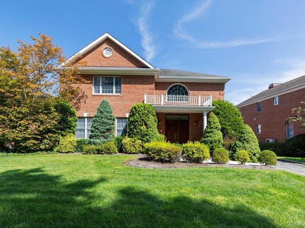 3 D'Alessio Court, Scarsdale NY 10583