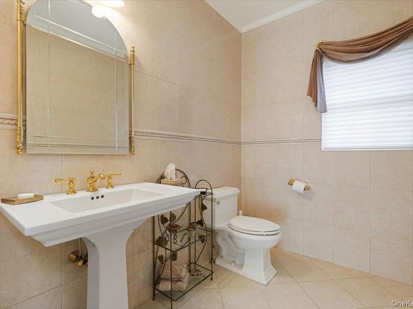 3 D'Alessio Court, Scarsdale NY 10583