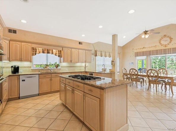3 D'Alessio Court, Scarsdale NY 10583