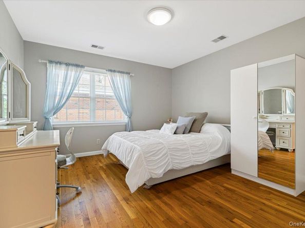3 D'Alessio Court, Scarsdale NY 10583