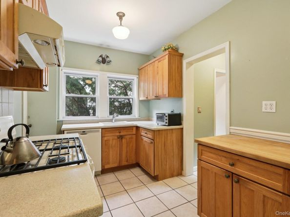 24 Gilbert Place, Yonkers NY 10701