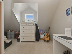 25 Gleaner Lane, Levittown NY 11756