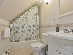 25 Gleaner Lane, Levittown NY 11756