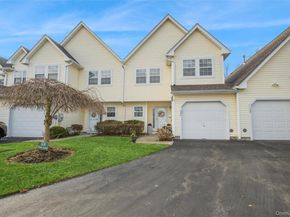 326 Erin Lane, East Setauket NY 11733