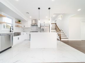 8 Spector Lane, Plainview NY 11803