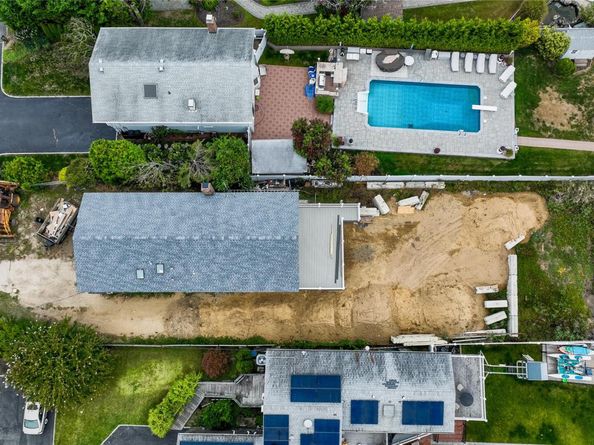 750 Shore Walk, Lindenhurst NY 11757