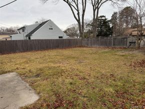 2 Coed Lane, Farmingville NY 11738