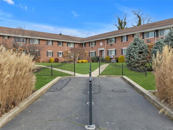 200 Merrick Road I, Amityville NY 11701