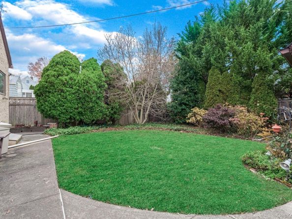 331 Richmond Road, Douglaston NY 11363