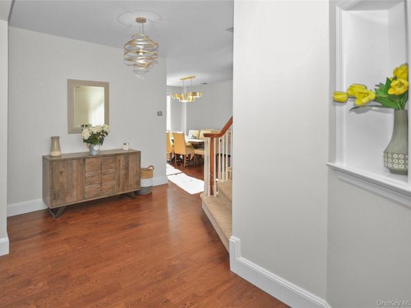 736 Verona Drive, Melville NY 11747