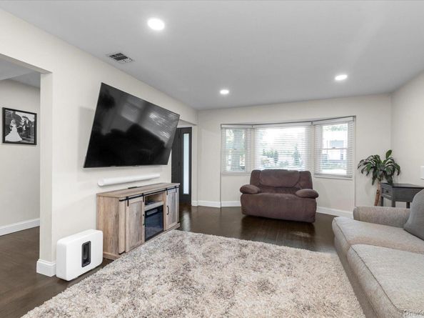 702 10th Avenue, East Northport NY 11731