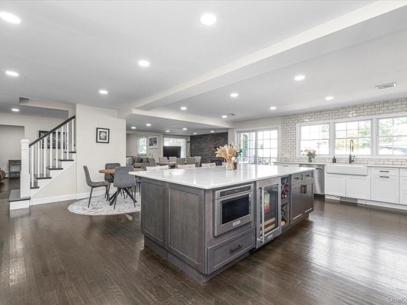 702 10th Avenue, East Northport NY 11731