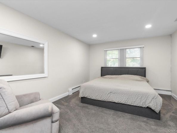 702 10th Avenue, East Northport NY 11731