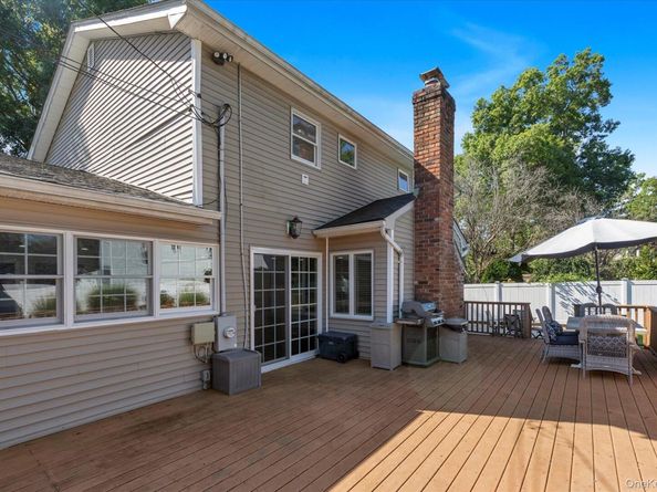 702 10th Avenue, East Northport NY 11731