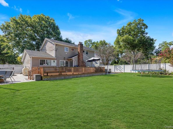 702 10th Avenue, East Northport NY 11731