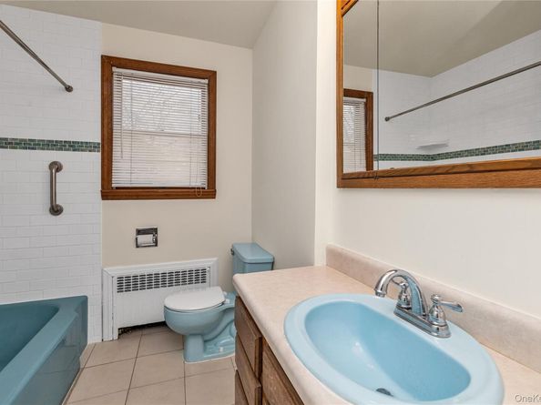 10 Fairfield Avenue, Port Washington NY 11050