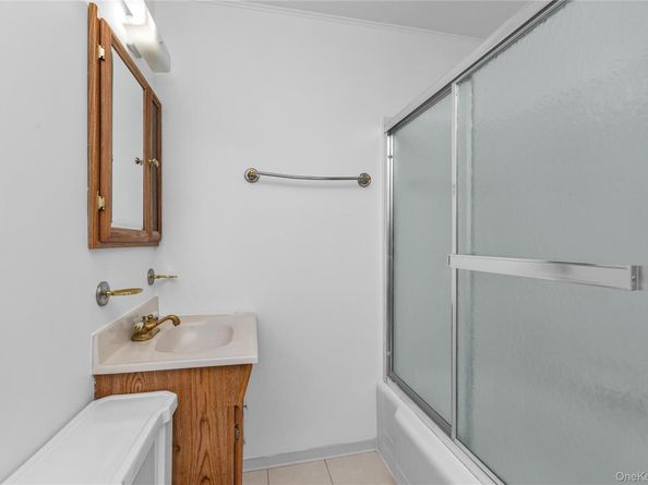 10 Fairfield Avenue, Port Washington NY 11050