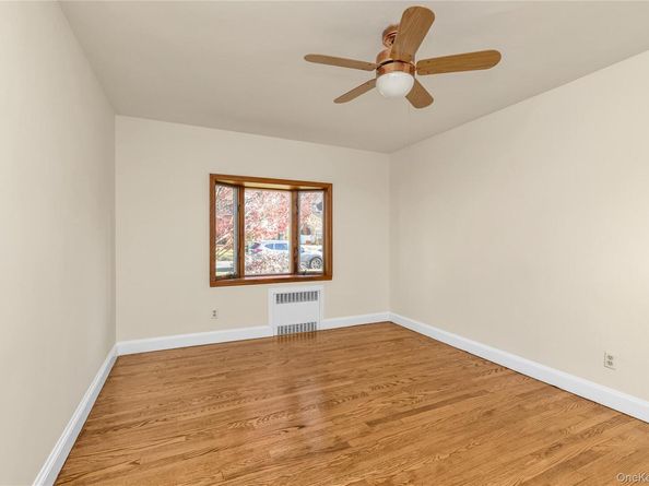 10 Fairfield Avenue, Port Washington NY 11050