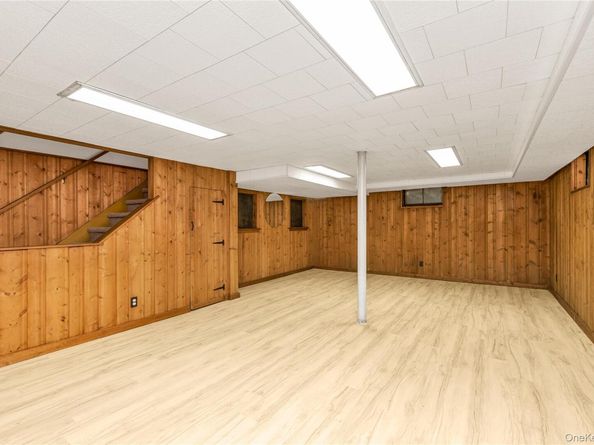 10 Fairfield Avenue, Port Washington NY 11050