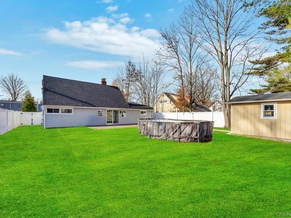 111 Blacksmith Road E, Levittown NY 11756