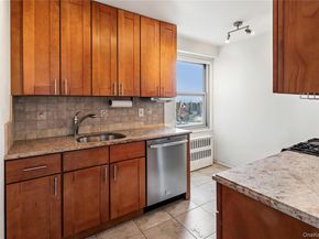 110-11 Queens Boulevard 22E, Forest Hills NY 11375